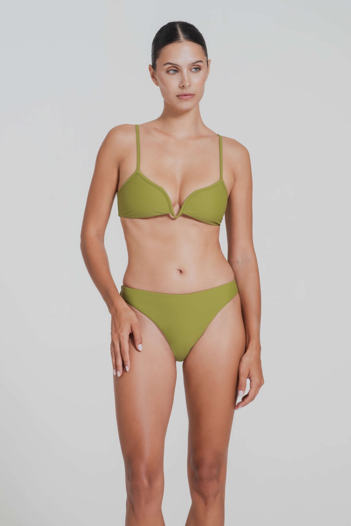 Chloé Bottom, Olivier